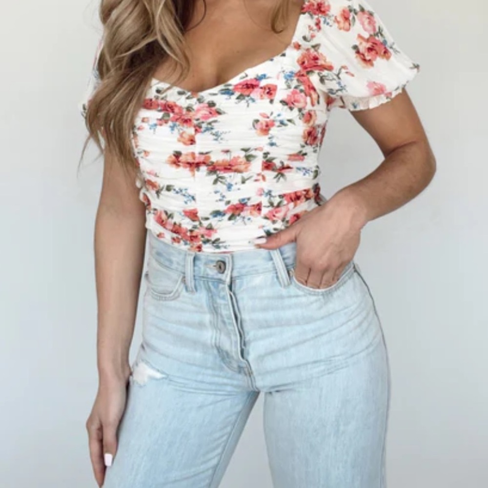 Floral white top Promesa